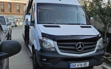 לשריין עכשיו Mercedes Benz Sprinter, with driver 