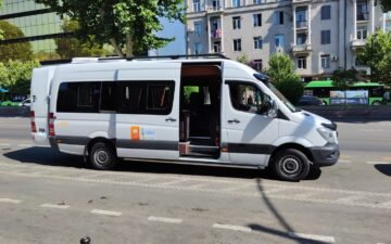 לשריין עכשיו Mercedes Benz Sprinter, with driver 