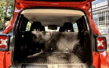 Book Now Jeep Renegade 