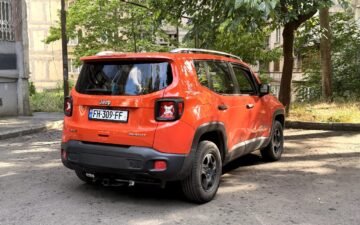 Book Now Jeep Renegade 