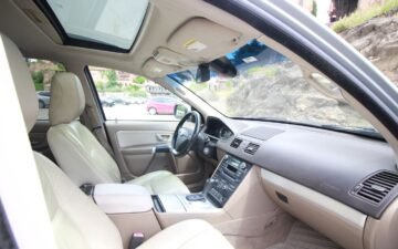 Book Now Volvo XC90 