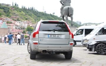 Book Now Volvo XC90 
