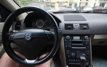 Book Now Volvo XC90 